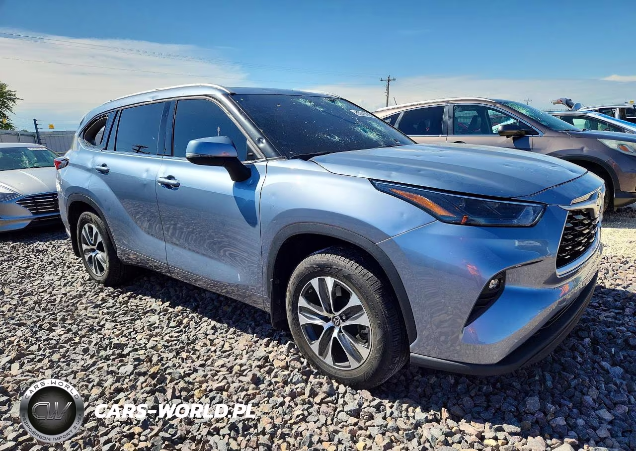 2022 Toyota Highlander Xle VIN:5TDHZRBH9NS208933 - 4