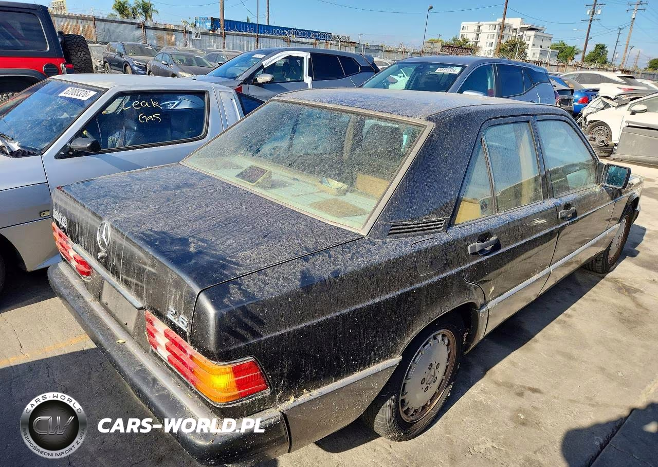 1991 Mercedes-Benz 190 E 2.6 VIN:WDBDA29D2MF793481 - 3