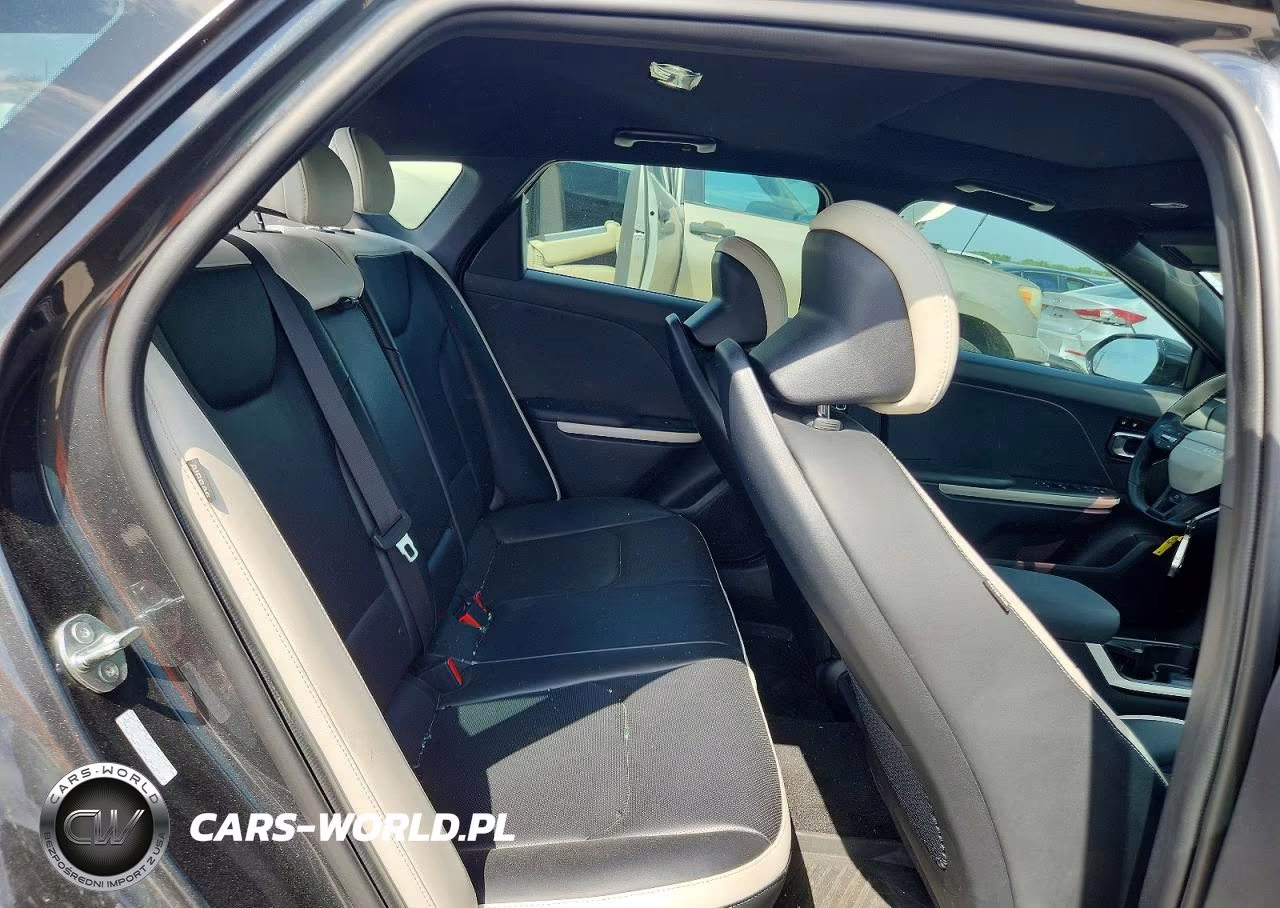 2025 Kia K4 Gt Line VIN:3KPFW4DE0SE055810 - 10