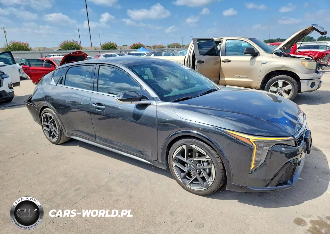 2025 Kia K4 Gt Line VIN:3KPFW4DE0SE055810 - 4