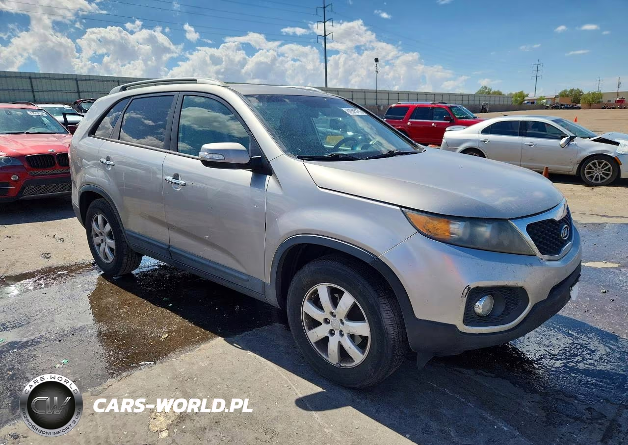 2013 Kia Sorento Lx VIN:5XYKT3A68DG418293 - 4