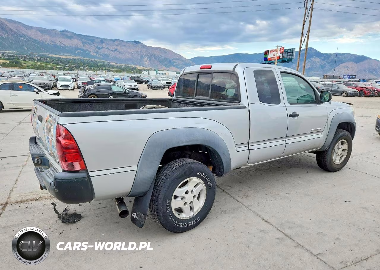 2005 Toyota Tacoma Access Cab VIN:5TEUU42N05Z029821 - 3