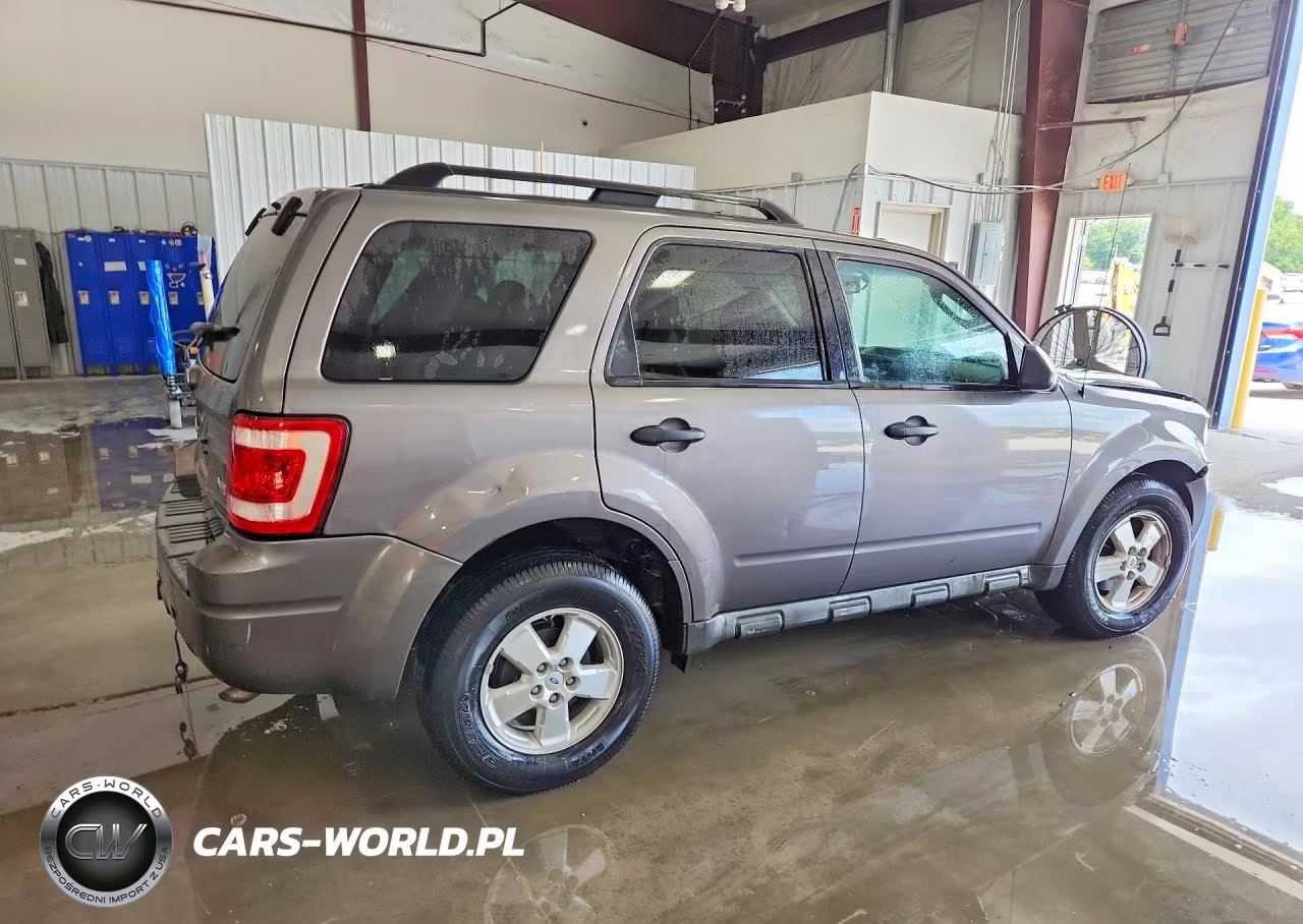 2010 Ford Escape Xlt VIN:1FMCU9DG6AKB40942 - 3