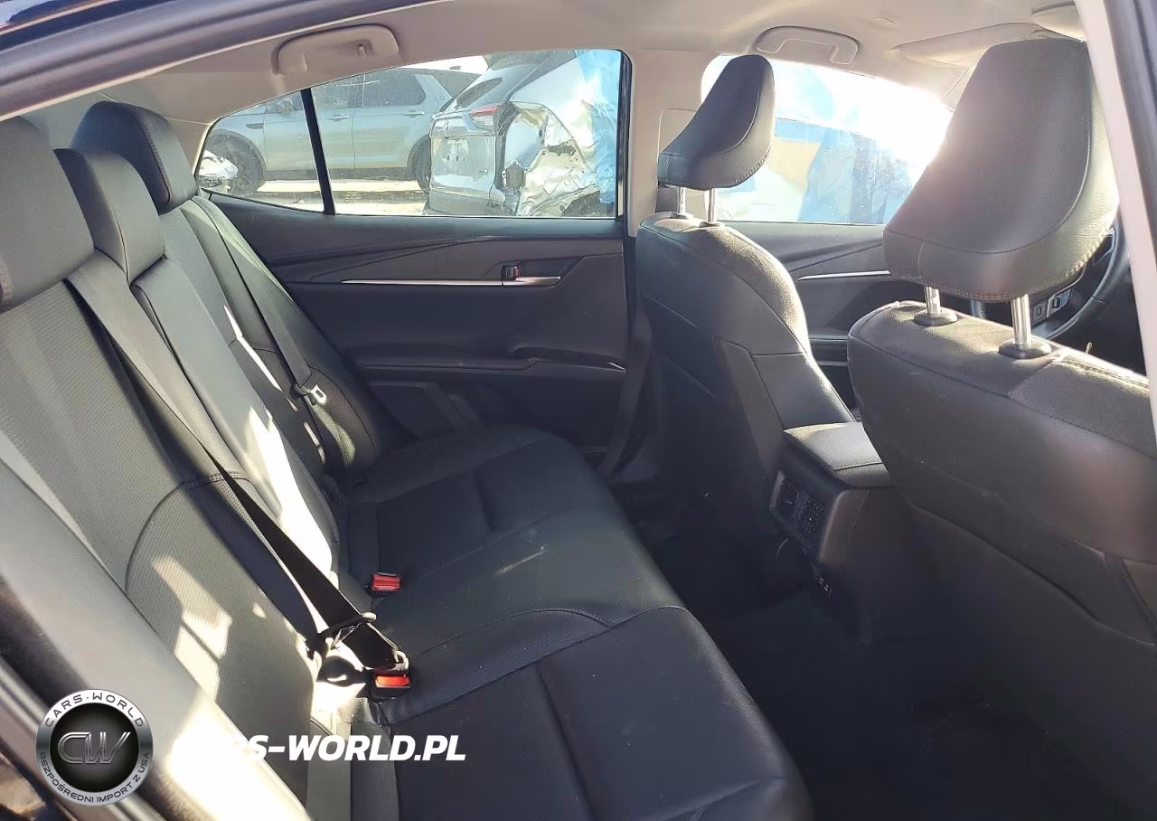 2025 Toyota Camry Xle VIN:4T1DAACK0SU510745 - 10