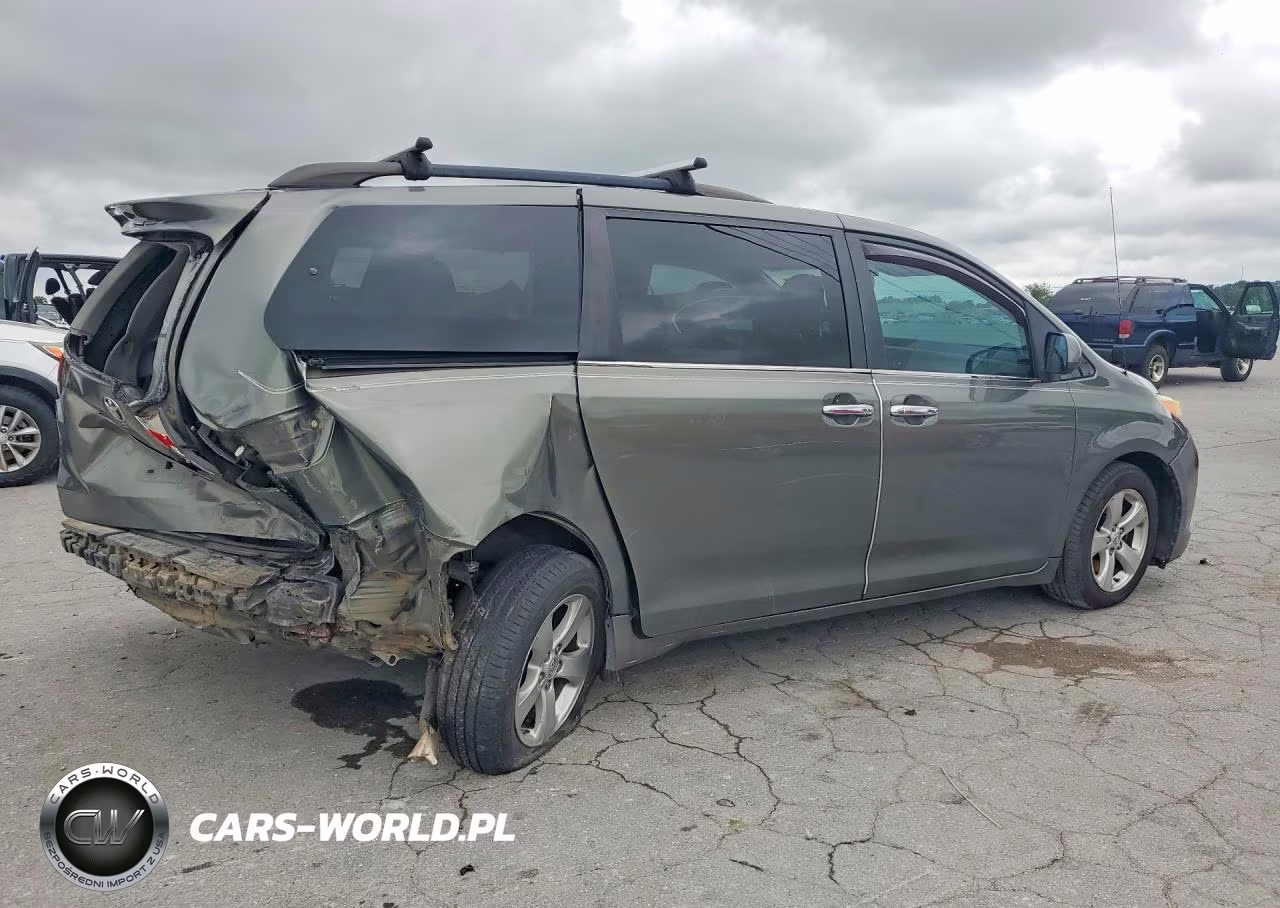 2011 Toyota Sienna Le VIN:5TDKK3DC3BS125180 - 3