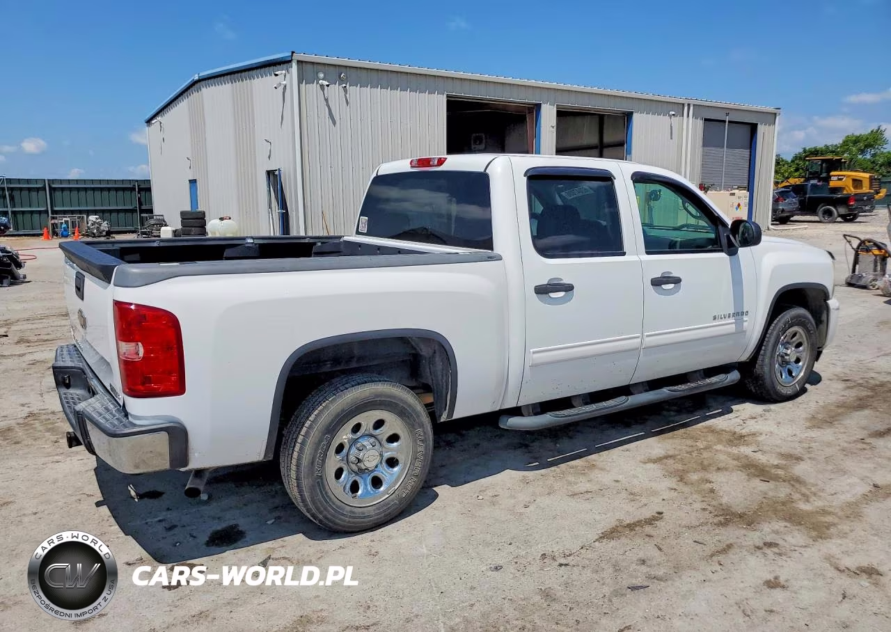 2011 Chevrolet Silverado C1500 Ls VIN:3GCPCREA1BG152105 - 3