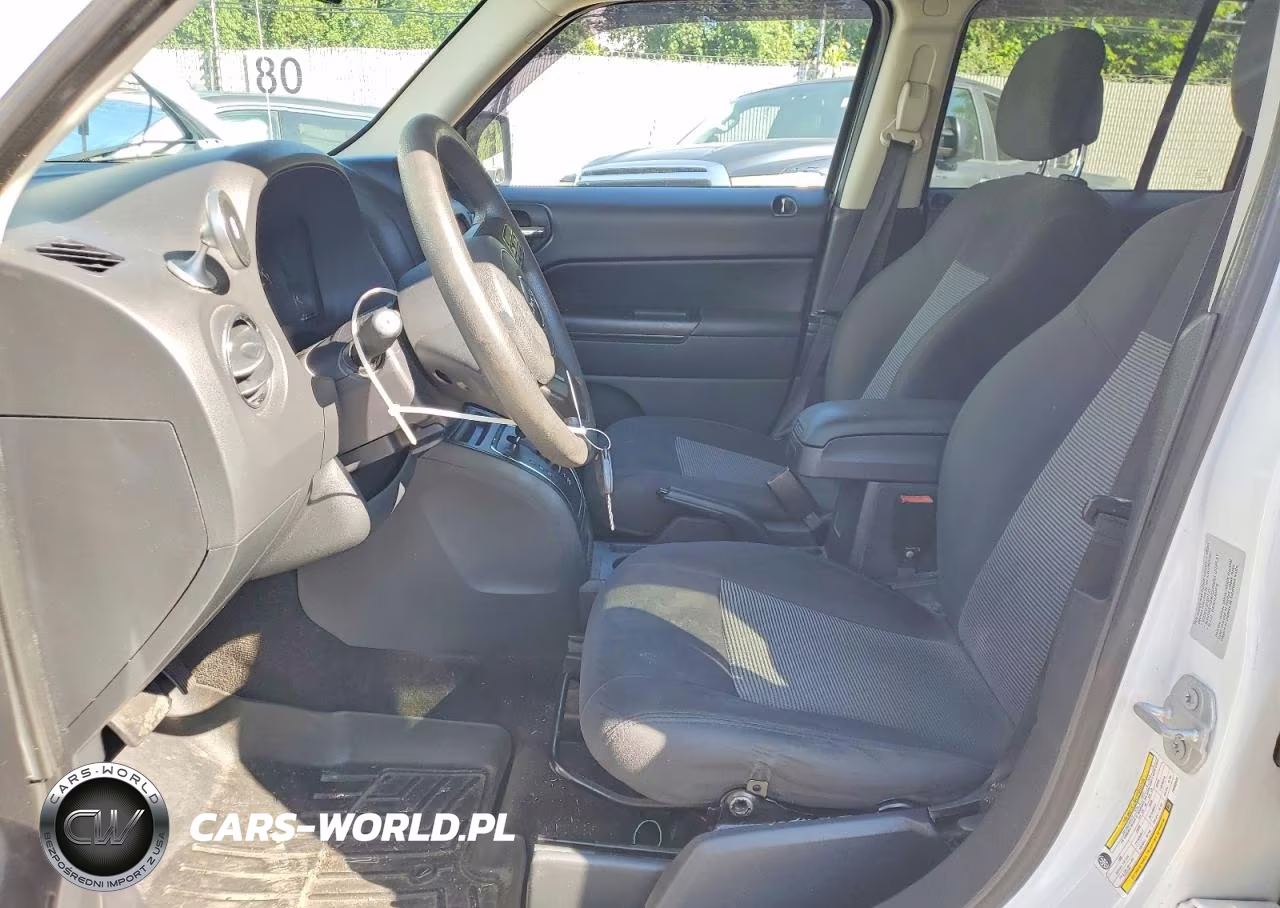 2015 Jeep Patriot Sport VIN:1C4NJPBA2FD389842 - 7