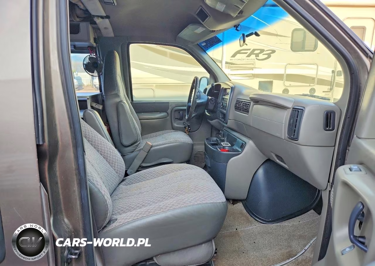 1999 Chevrolet Express G3500 VIN:1GCHG35R8X1107292 - 5