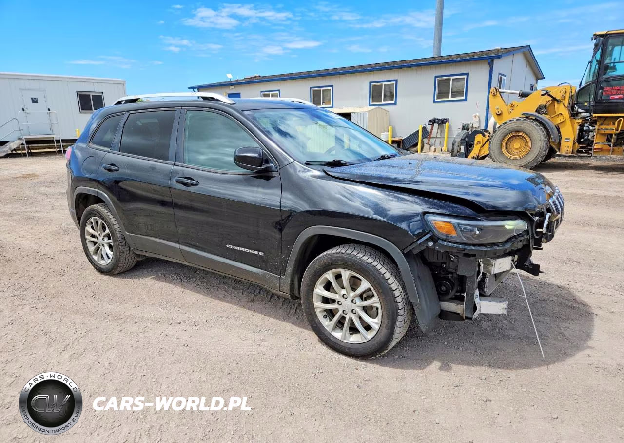 2020 Jeep Cherokee Latitude VIN:1C4PJLCBXLD632057 - 4