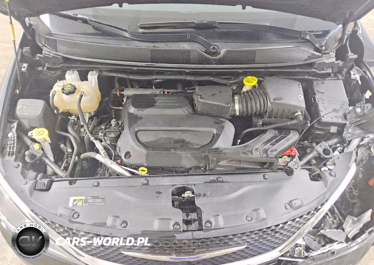 2019 Chrysler Pacifica Touring L VIN:2C4RC1BG3KR731688 - 12