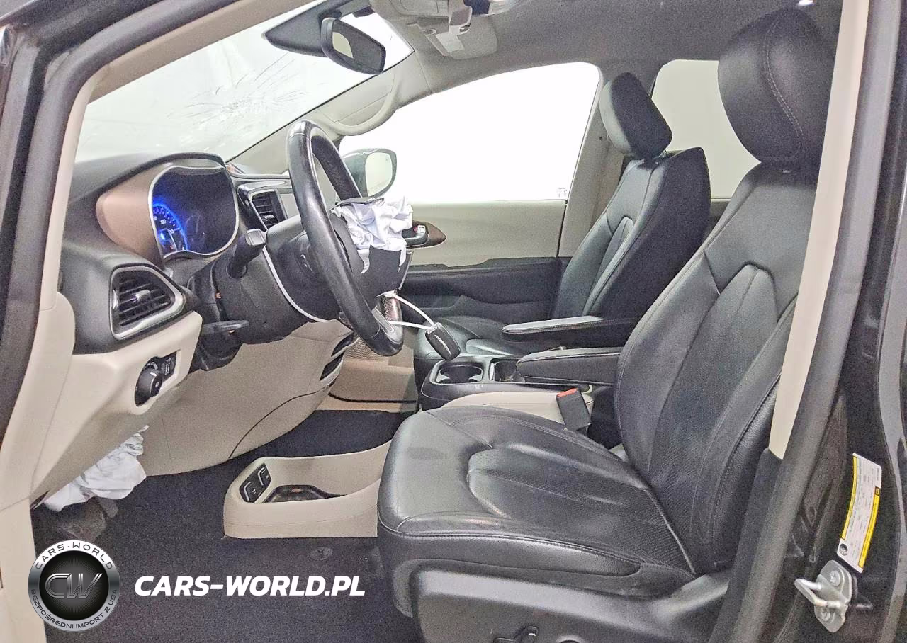 2019 Chrysler Pacifica Touring L VIN:2C4RC1BG3KR731688 - 7