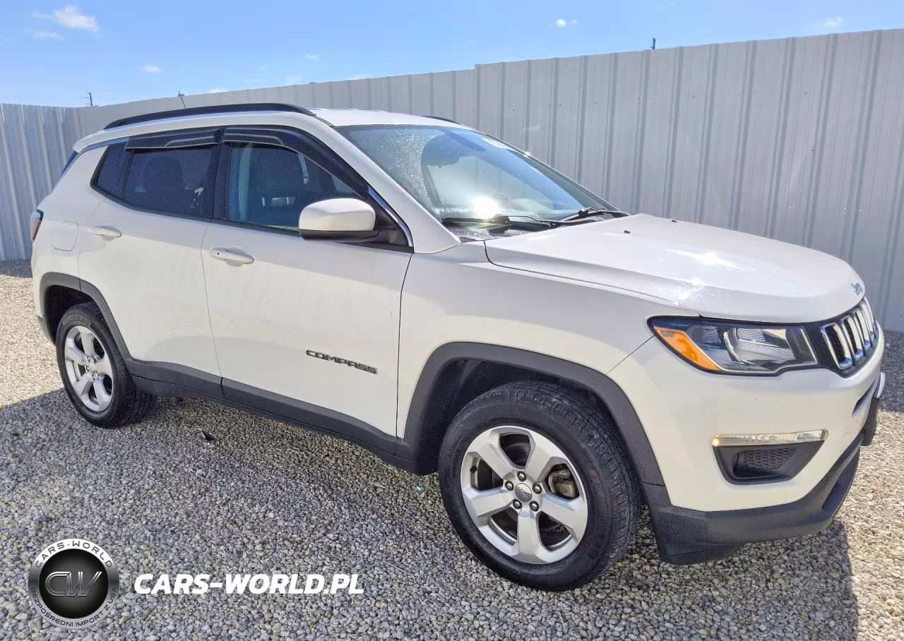 2018 Jeep Compass Latitude VIN:3C4NJDBB5JT138839 - 4