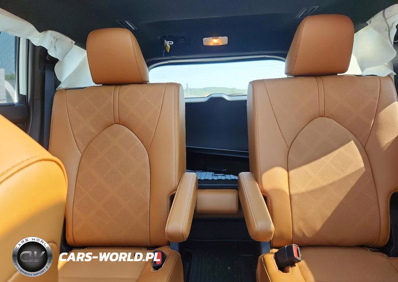 2025 Toyota Highlander Platinum VIN:5TDKDRBH9SS580255 - 10
