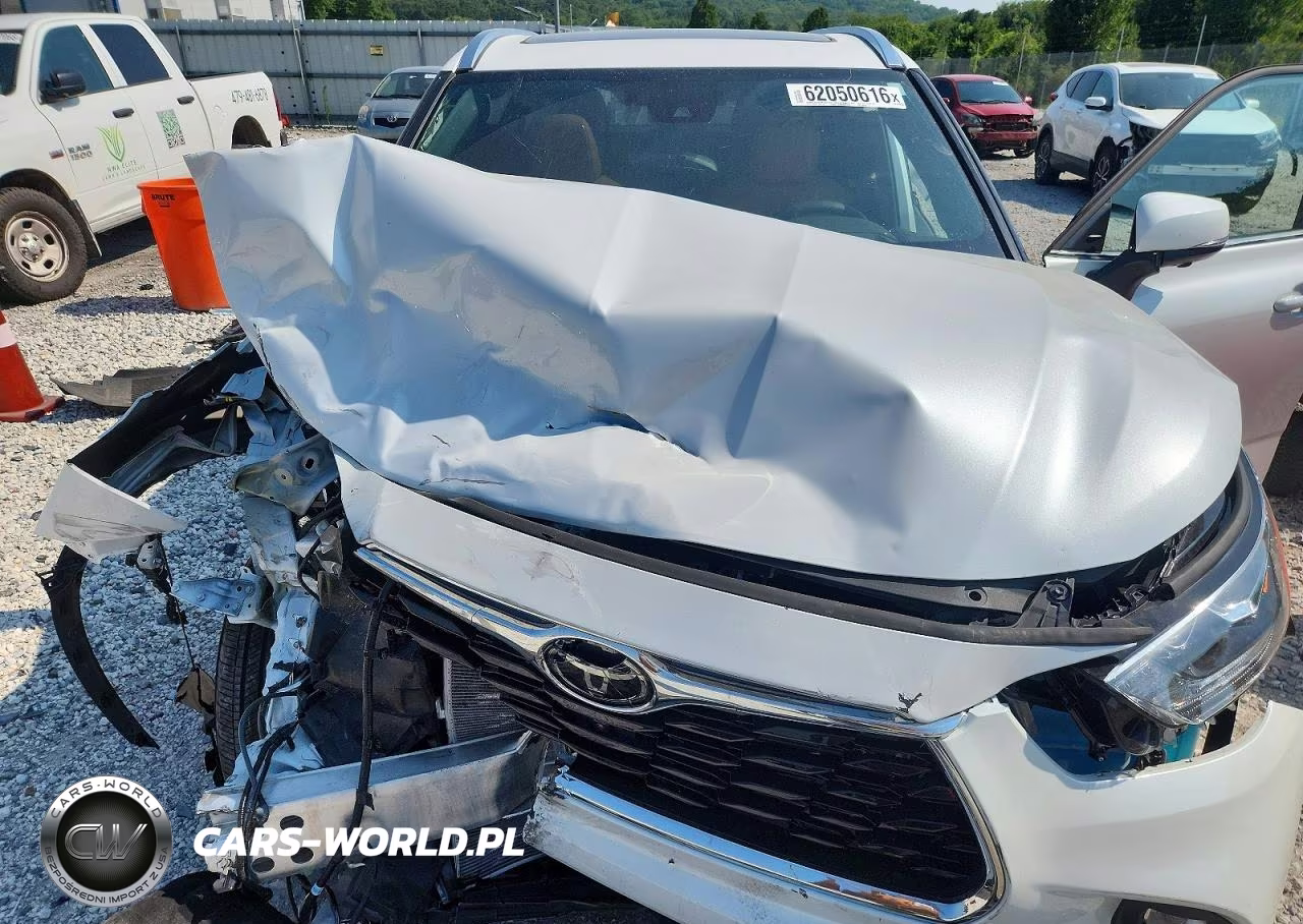 2025 Toyota Highlander Platinum VIN:5TDKDRBH9SS580255 - 12