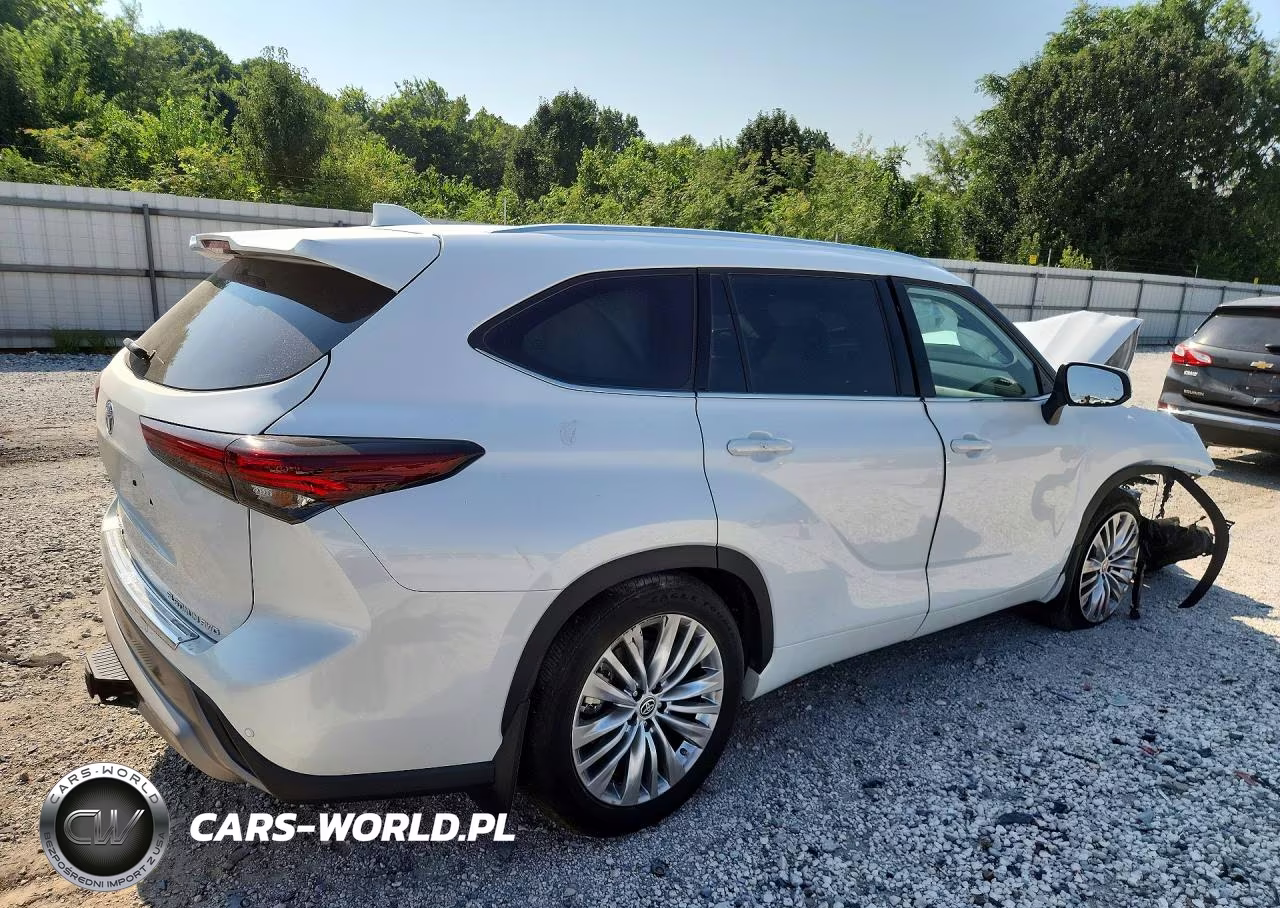 2025 Toyota Highlander Platinum VIN:5TDKDRBH9SS580255 - 3