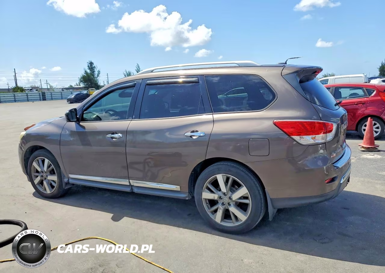 2015 Nissan Pathfinder Platinum VIN:5N1AR2MN5FC626643 - 2