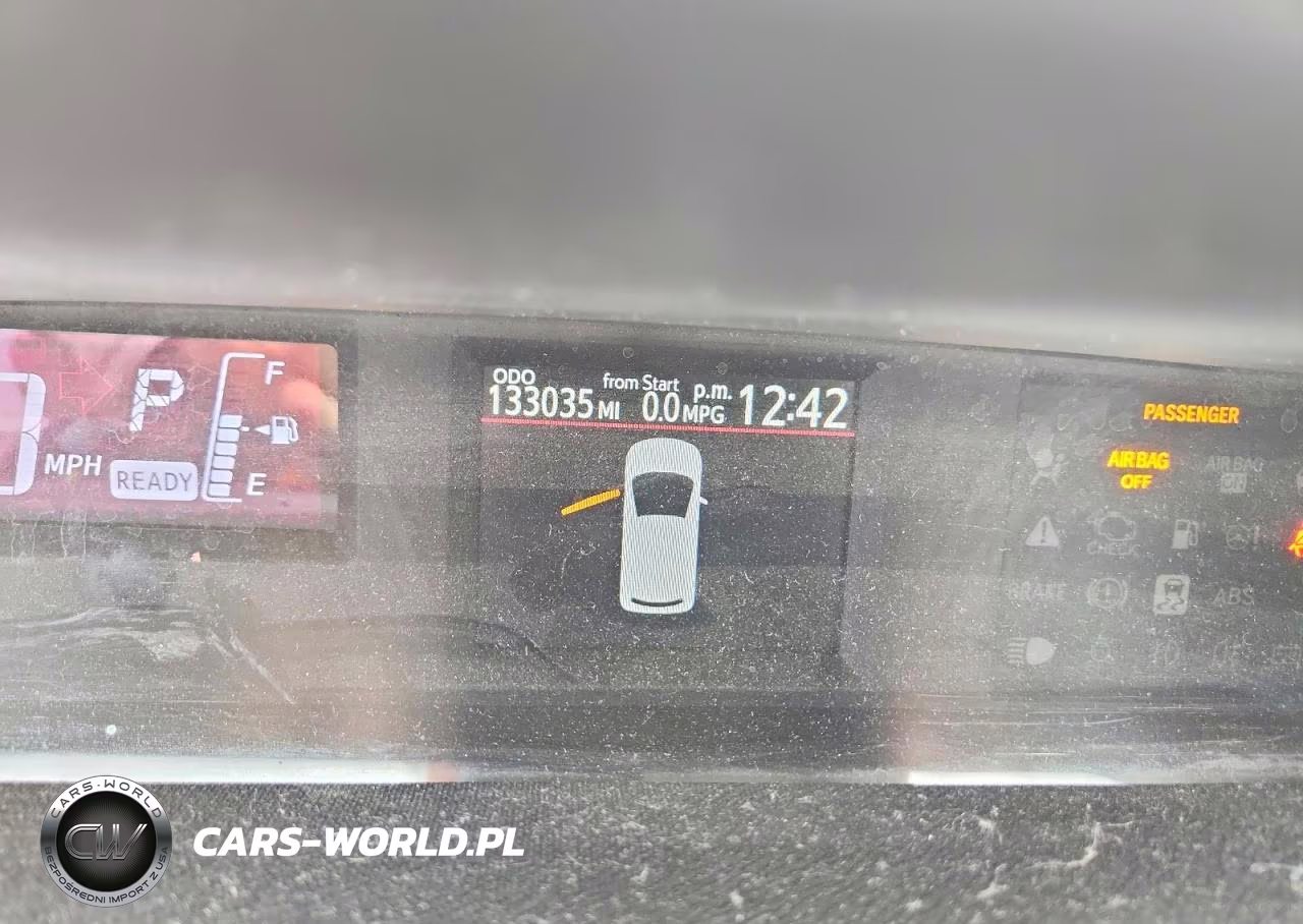 2015 Toyota Prius C One VIN:JTDKDTB39F1091925 - 9