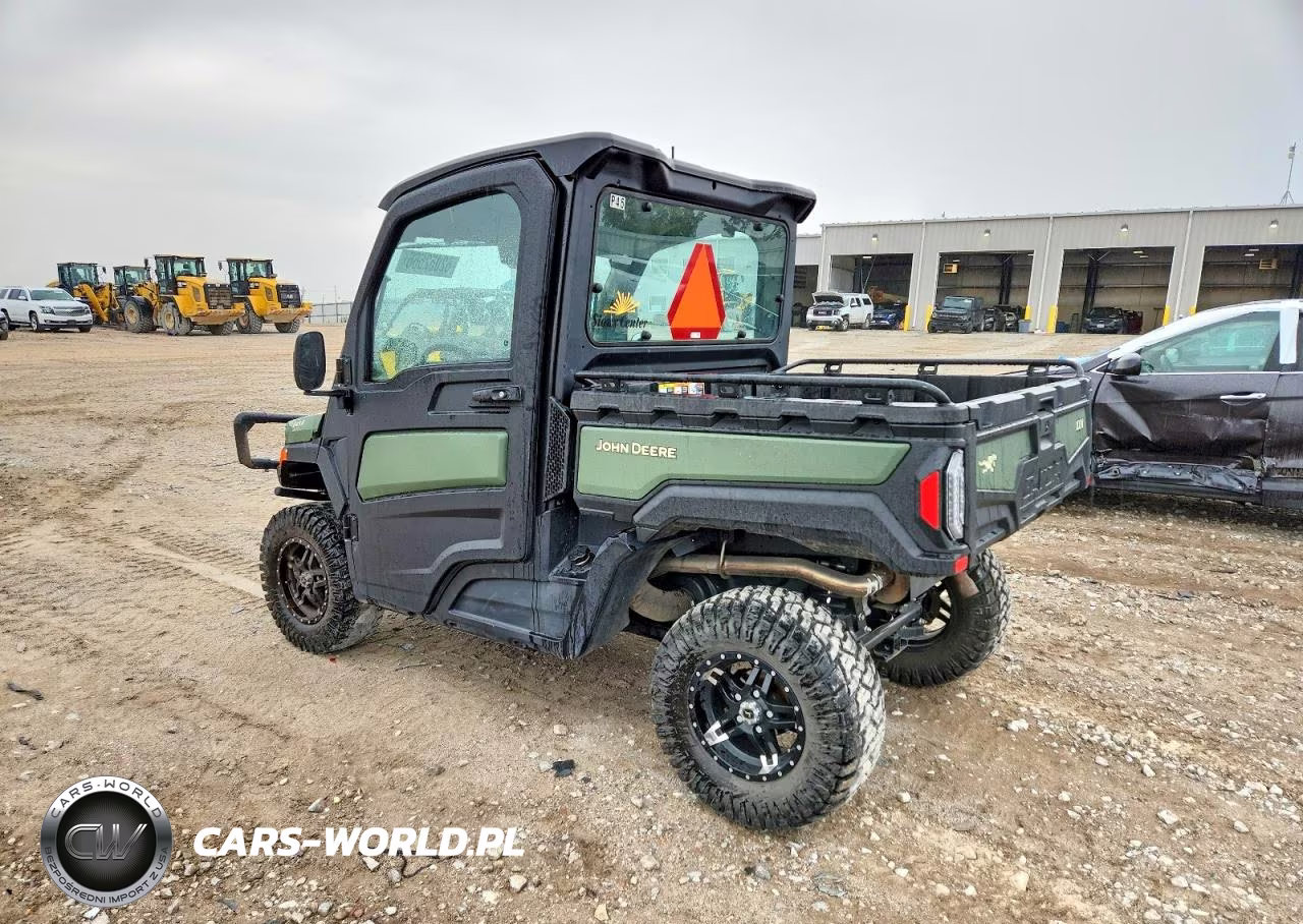 2025 John Deere Xuv845R Utility Vehicle VIN:1M0845RAVSM011646 - 3