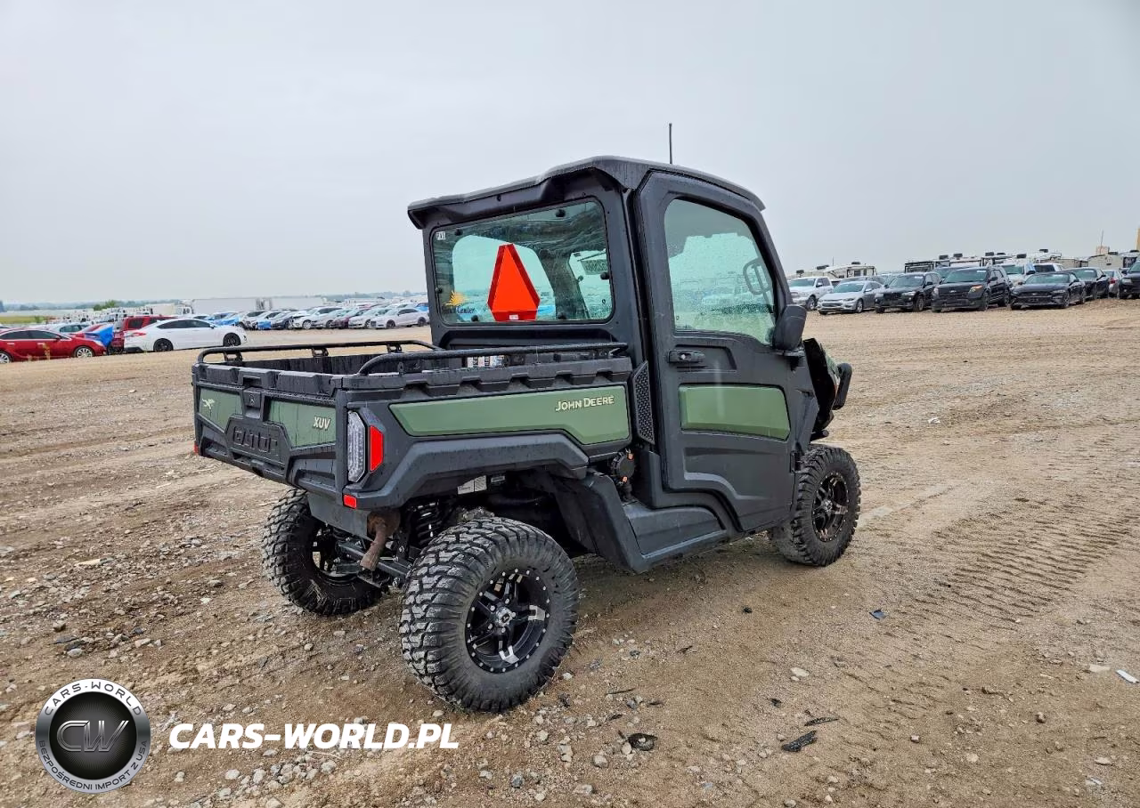 2025 John Deere Xuv845R Utility Vehicle VIN:1M0845RAVSM011646 - 4