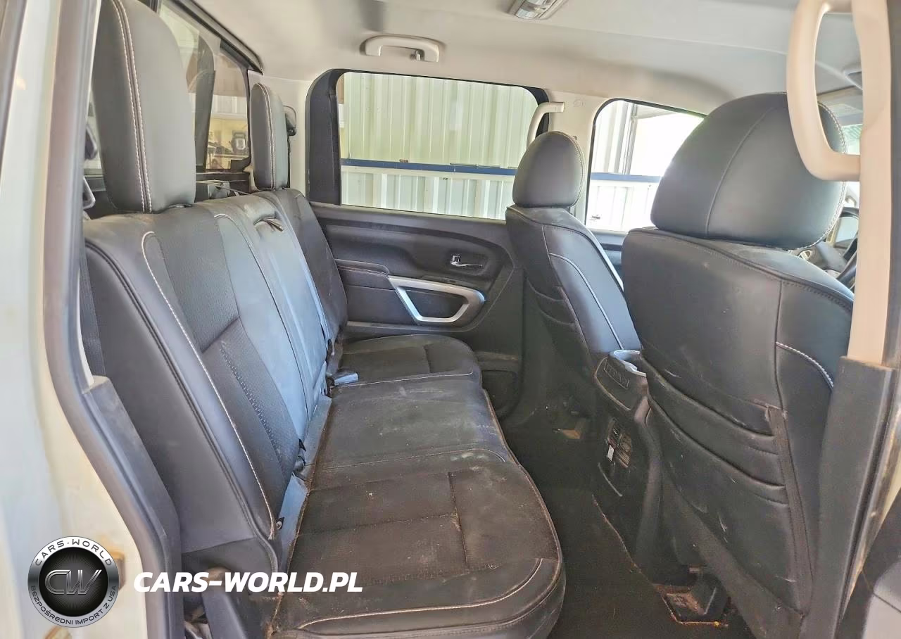 2017 Nissan Titan Pro-4X VIN:1N6AA1E53HN549246 - 10