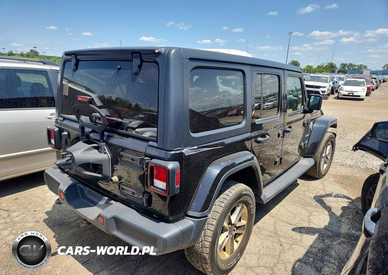 2018 Jeep Wrangler Unlimited Sahara VIN:1C4HJXEN9JW201648 - 3