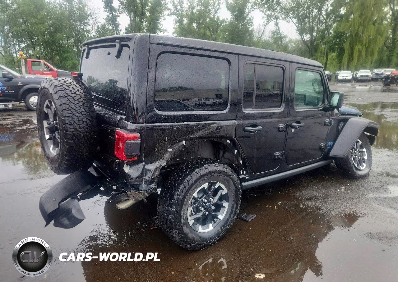 2024 Jeep Wrangler Rubicon VIN:1C4RJXR6XRW127465 - 3