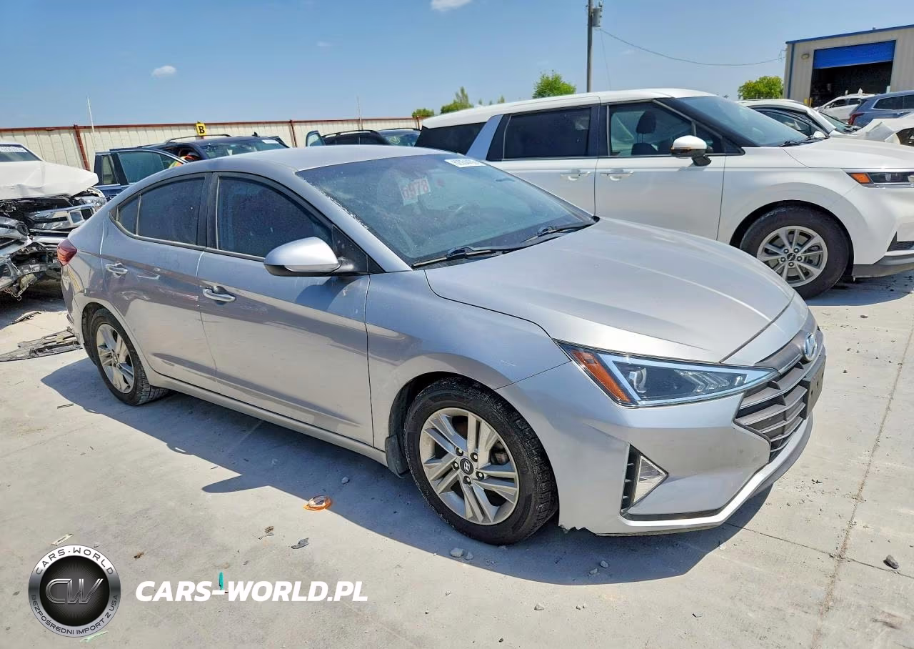 2020 Hyundai Elantra Sel VIN:5NPD84LF0LH588443 - 4