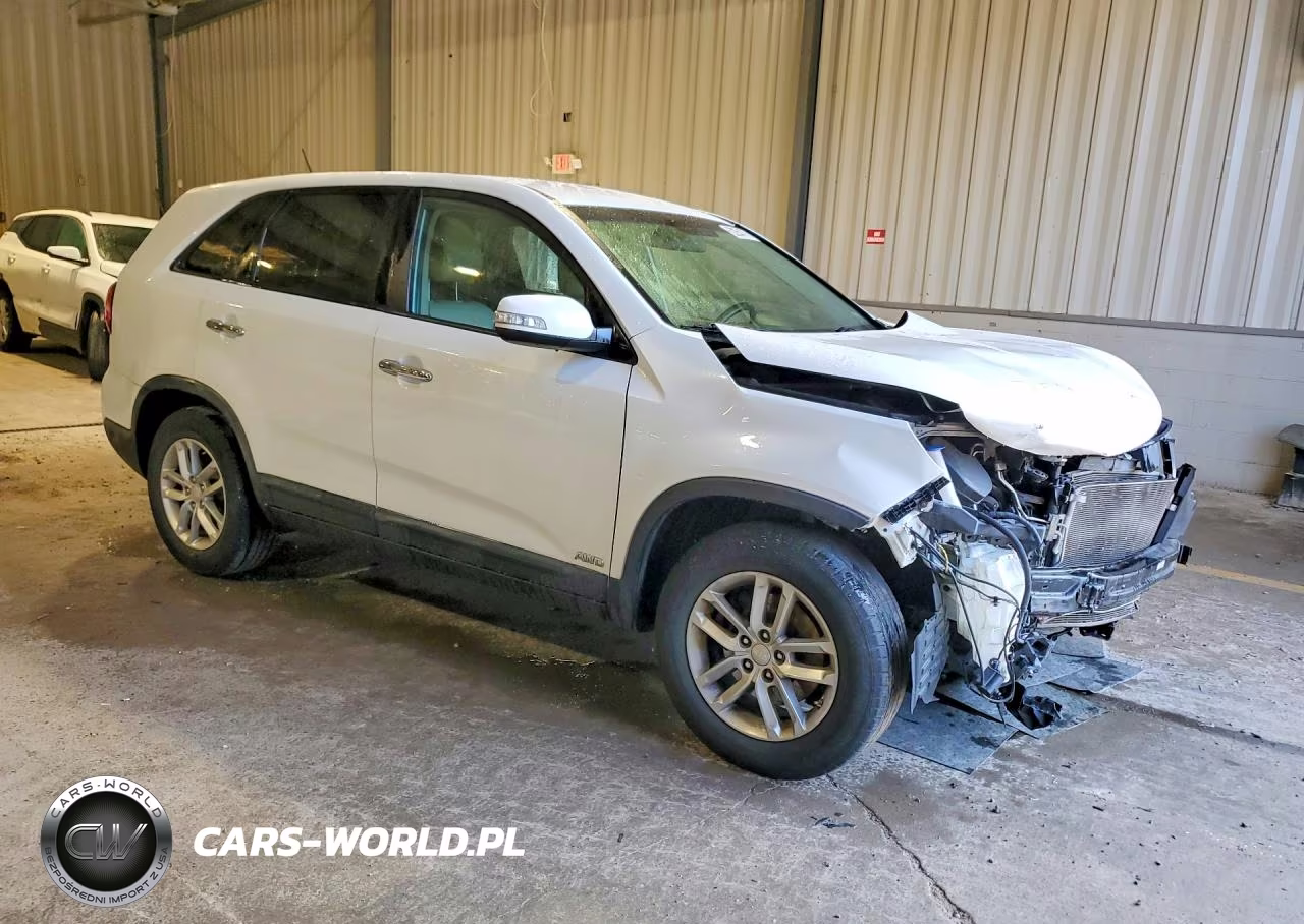 2014 Kia Sorento Lx VIN:5XYKTCA63EG457598 - 4