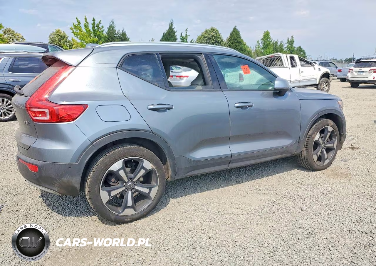 2019 Volvo Xc40 T5 Momentum VIN:YV4162UK4K2139384 - 3