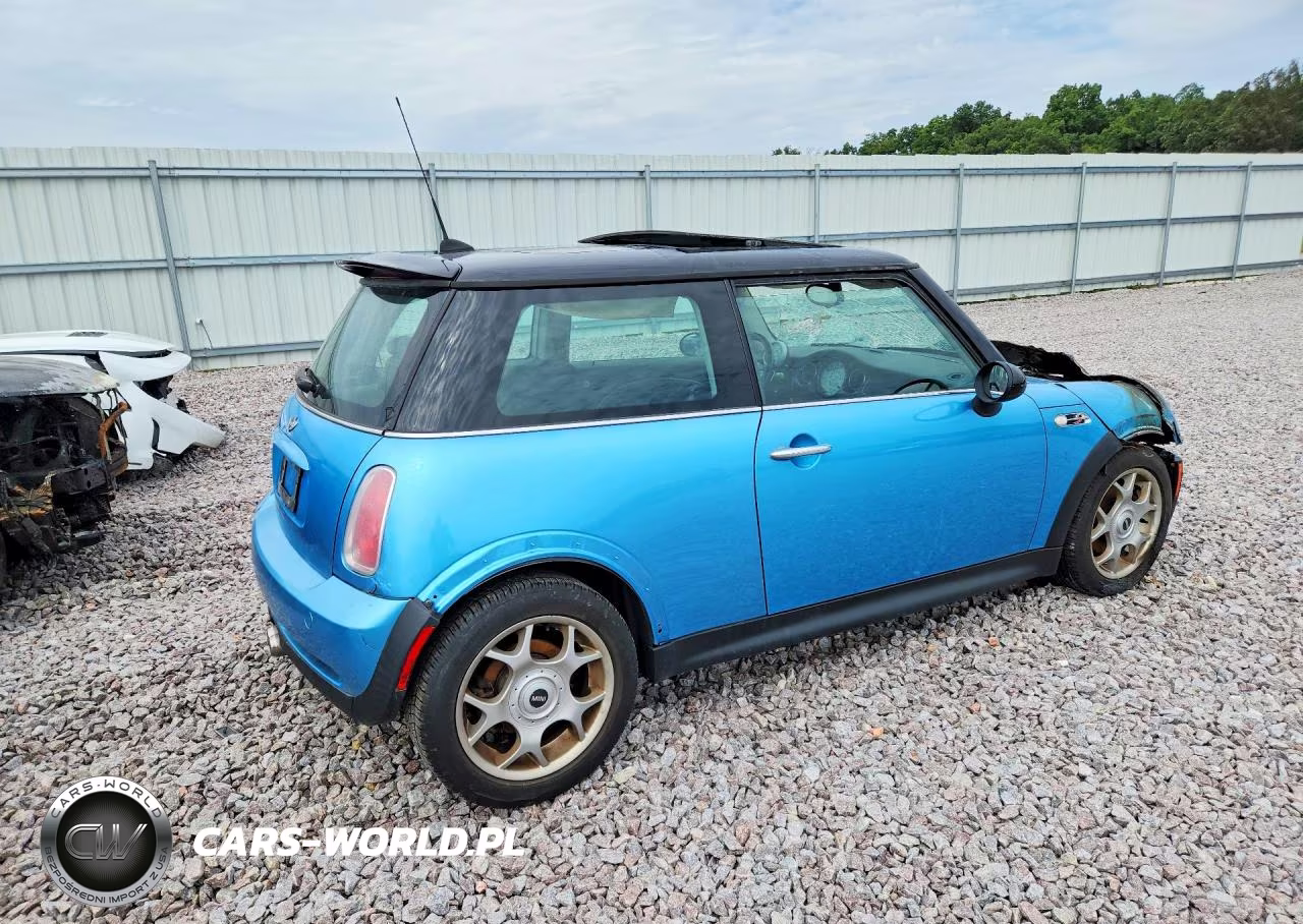 2005 Mini Cooper S VIN:WMWRE33495TD98713 - 3