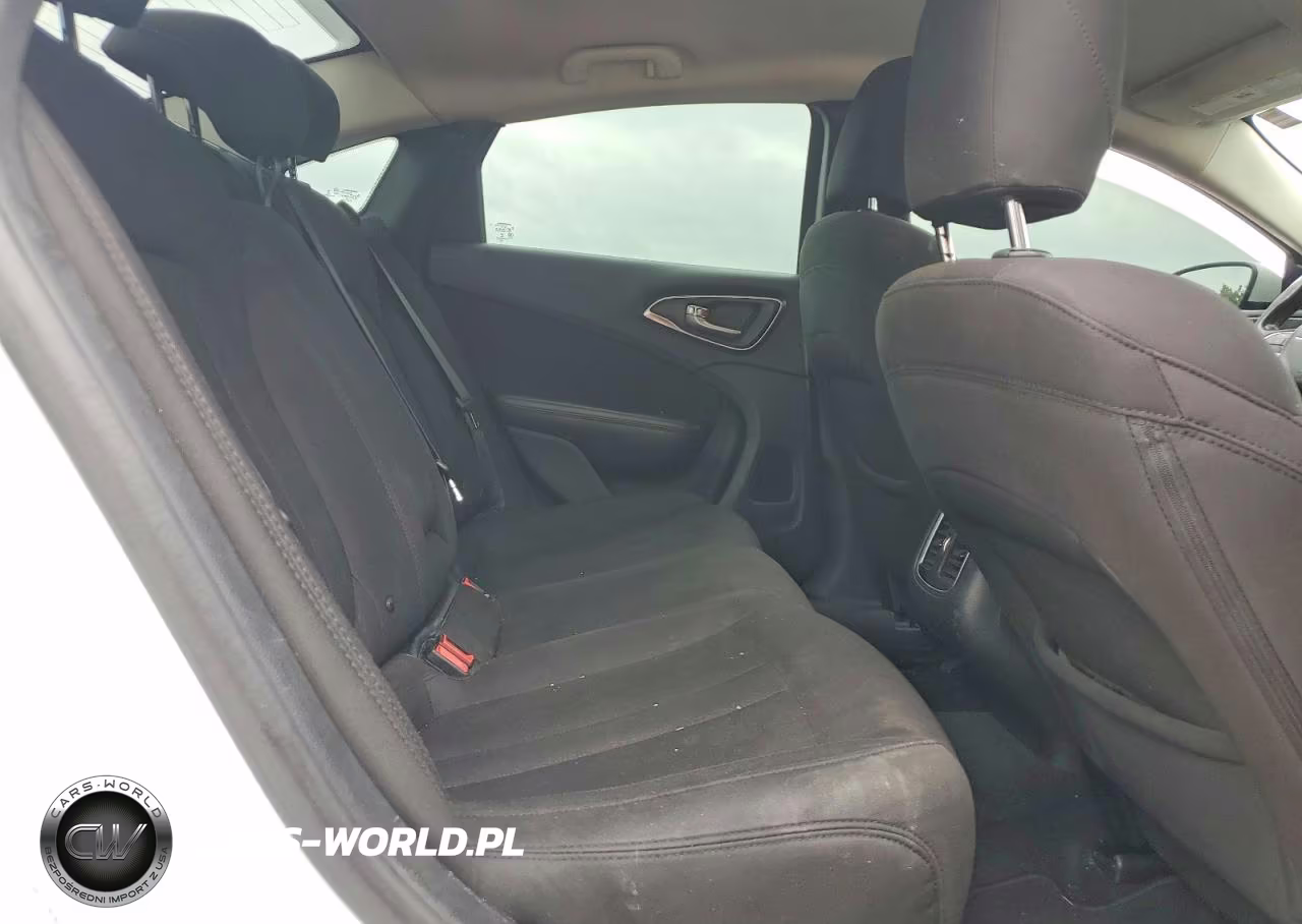 2015 Chrysler 200 Limited VIN:1C3CCCAB9FN648958 - 10