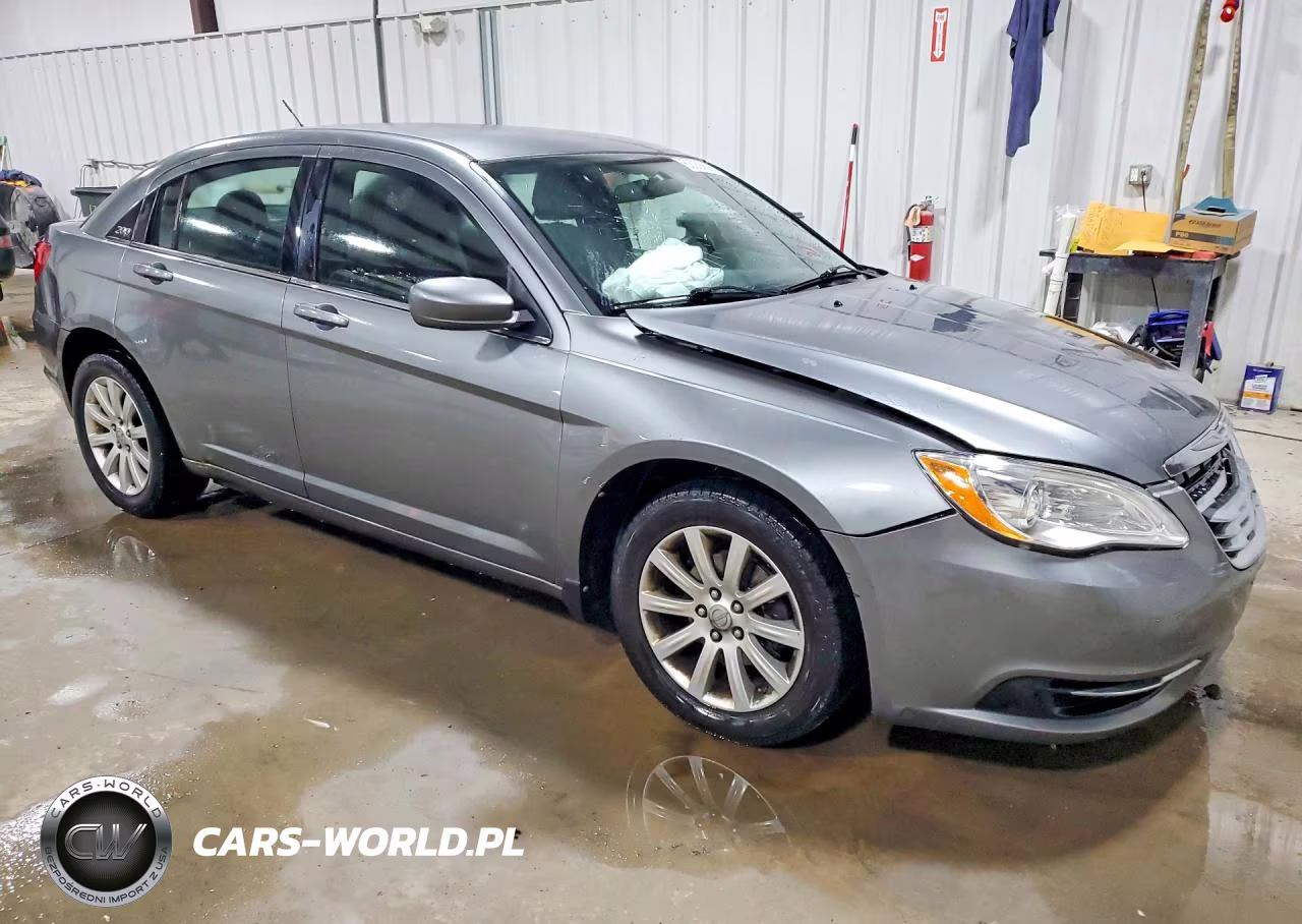 2011 Chrysler 200 Touring VIN:1C3BC1FB2BN624276 - 4
