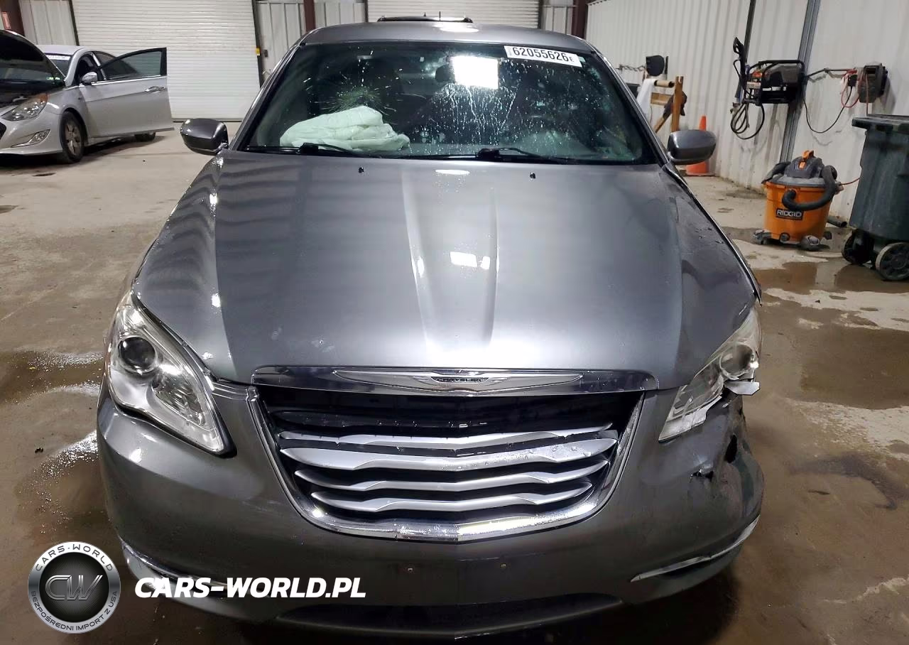 2011 Chrysler 200 Touring VIN:1C3BC1FB2BN624276 - 5