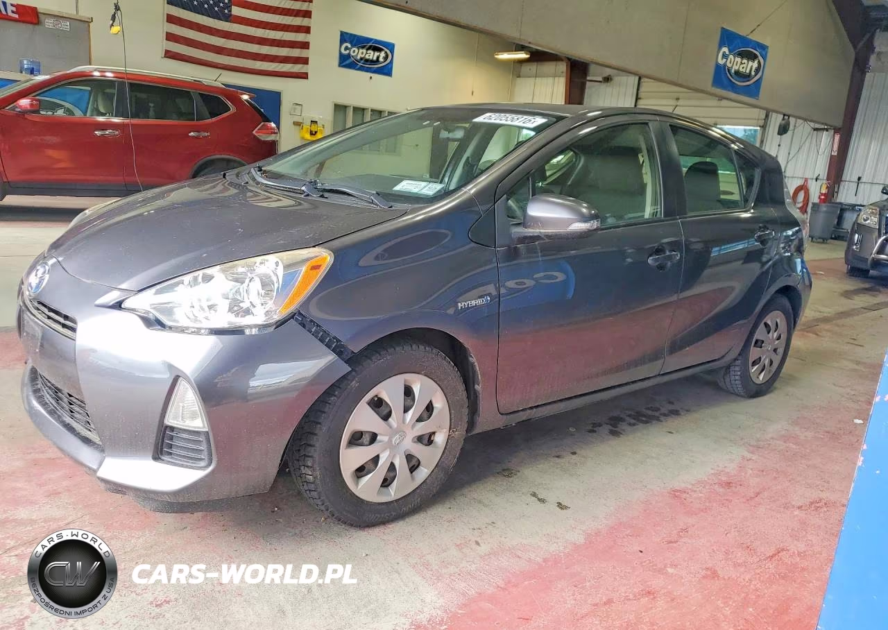 2014 Toyota Prius C Two