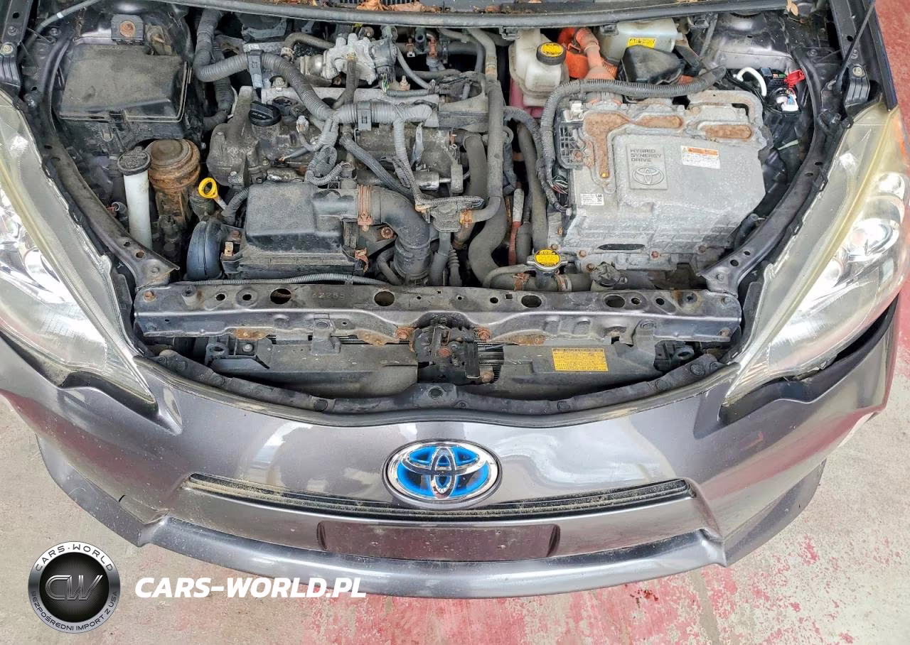 2014 Toyota Prius C Two VIN:JTDKDTB30E1575383 - 11