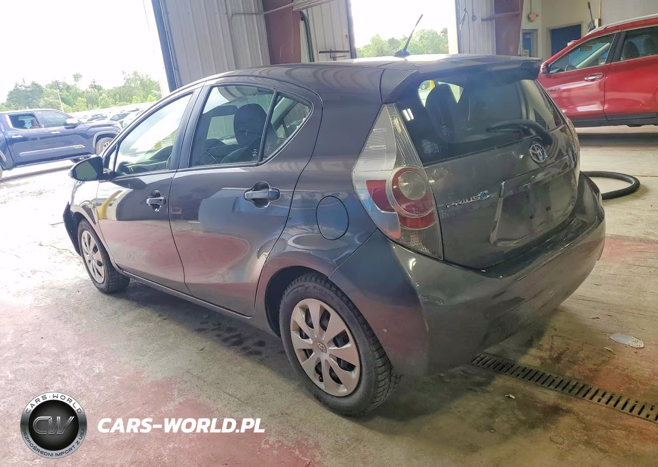2014 Toyota Prius C Two VIN:JTDKDTB30E1575383 - 2