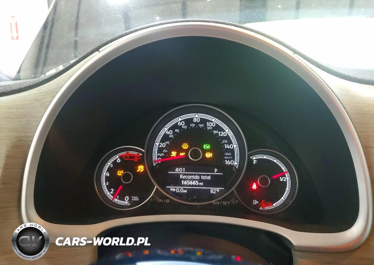 2018 Volkswagen Beetle S VIN:3VW5DAAT2JM505025 - 9