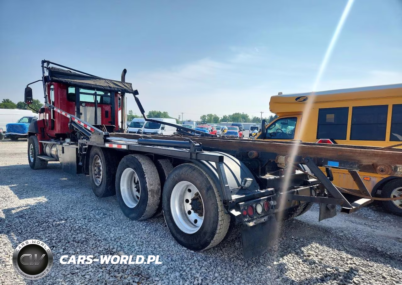 2013 Caterpillar Ct660S Rollback Tow Truck VIN:1HTJGTKTXDJ415015 - 2