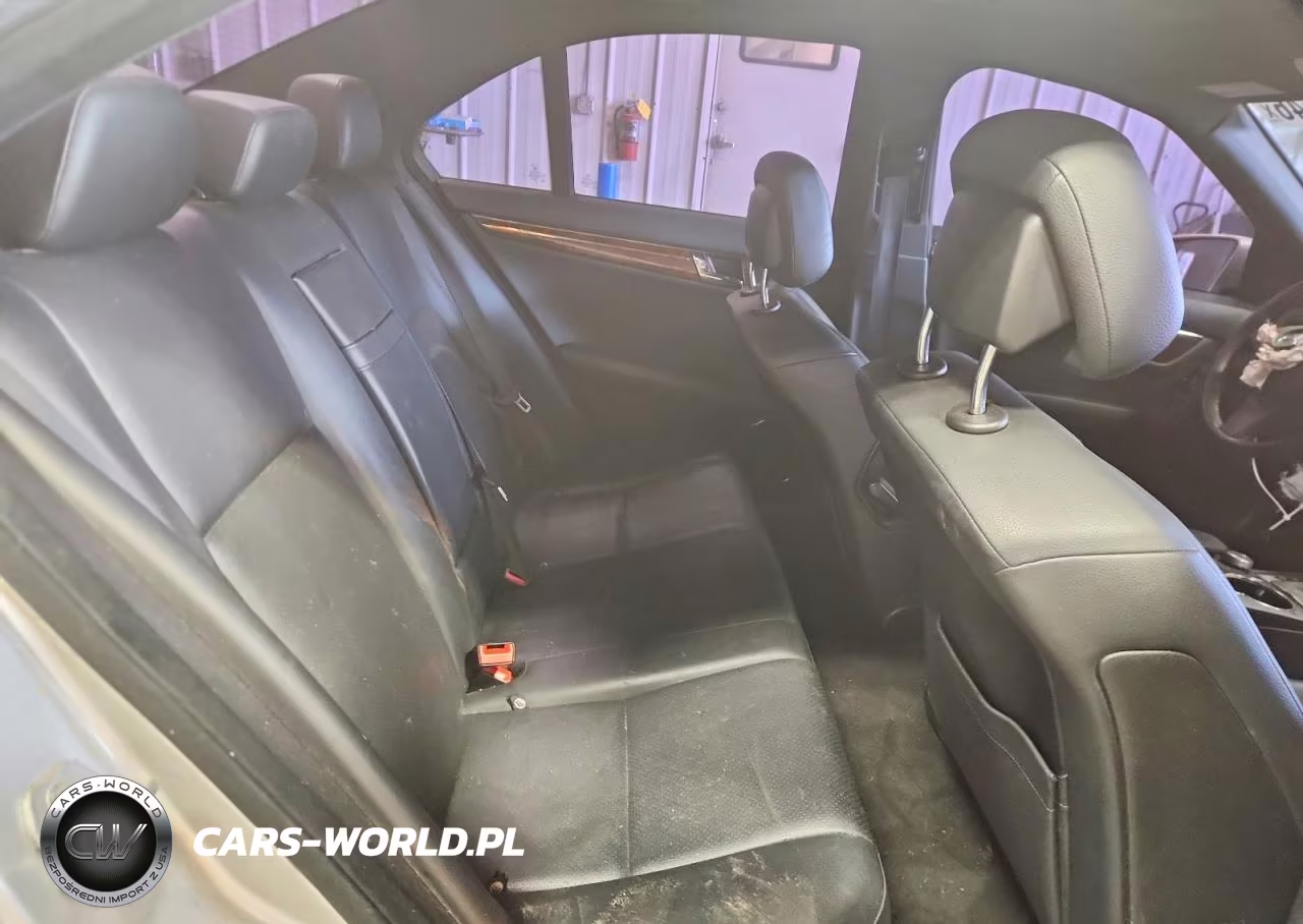2010 Mercedes-Benz C 300 4Matic VIN:WDDGF8BB6AF474629 - 10