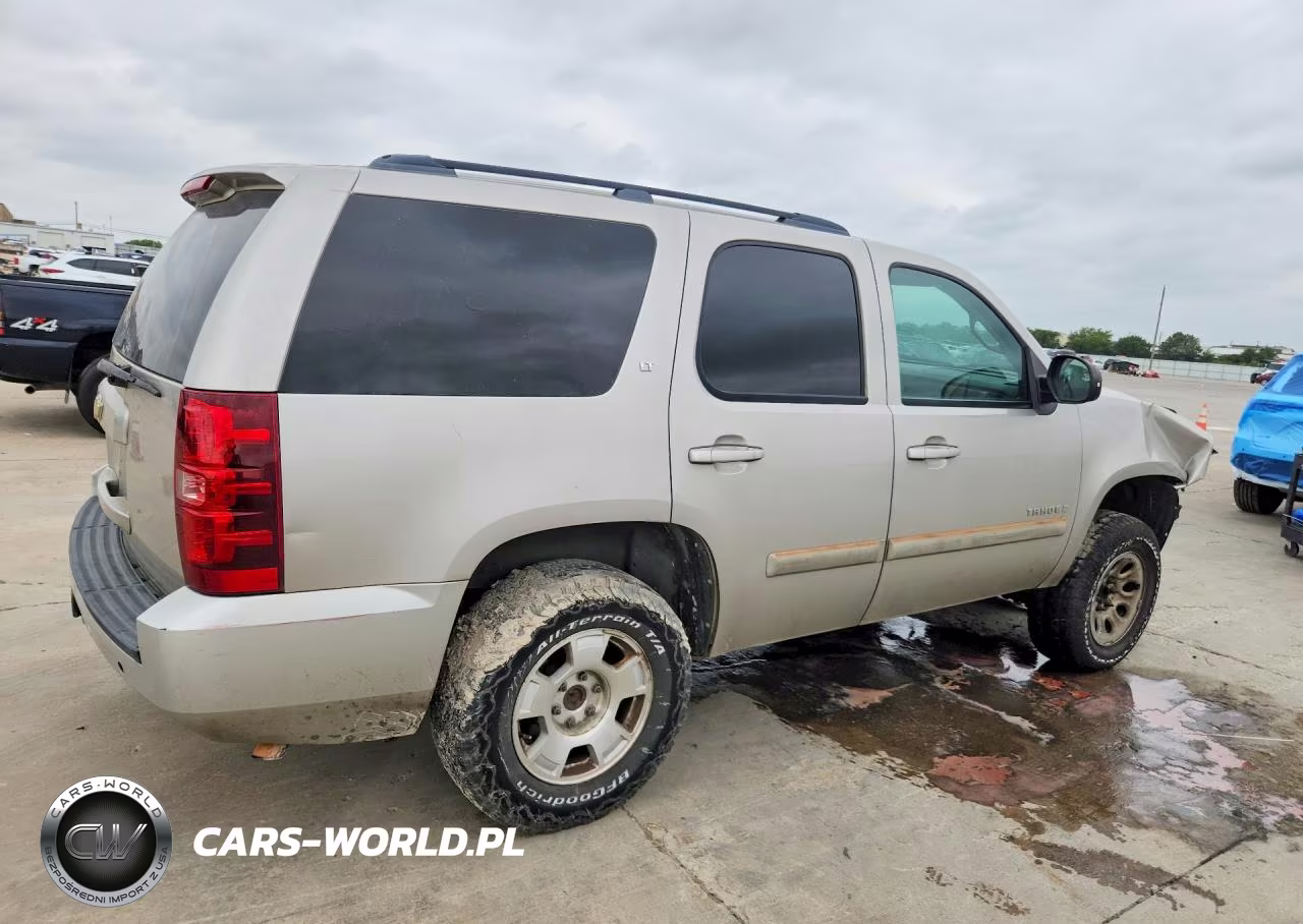 2008 Chevrolet Tahoe C1500 VIN:1GNFC13J18R140889 - 3