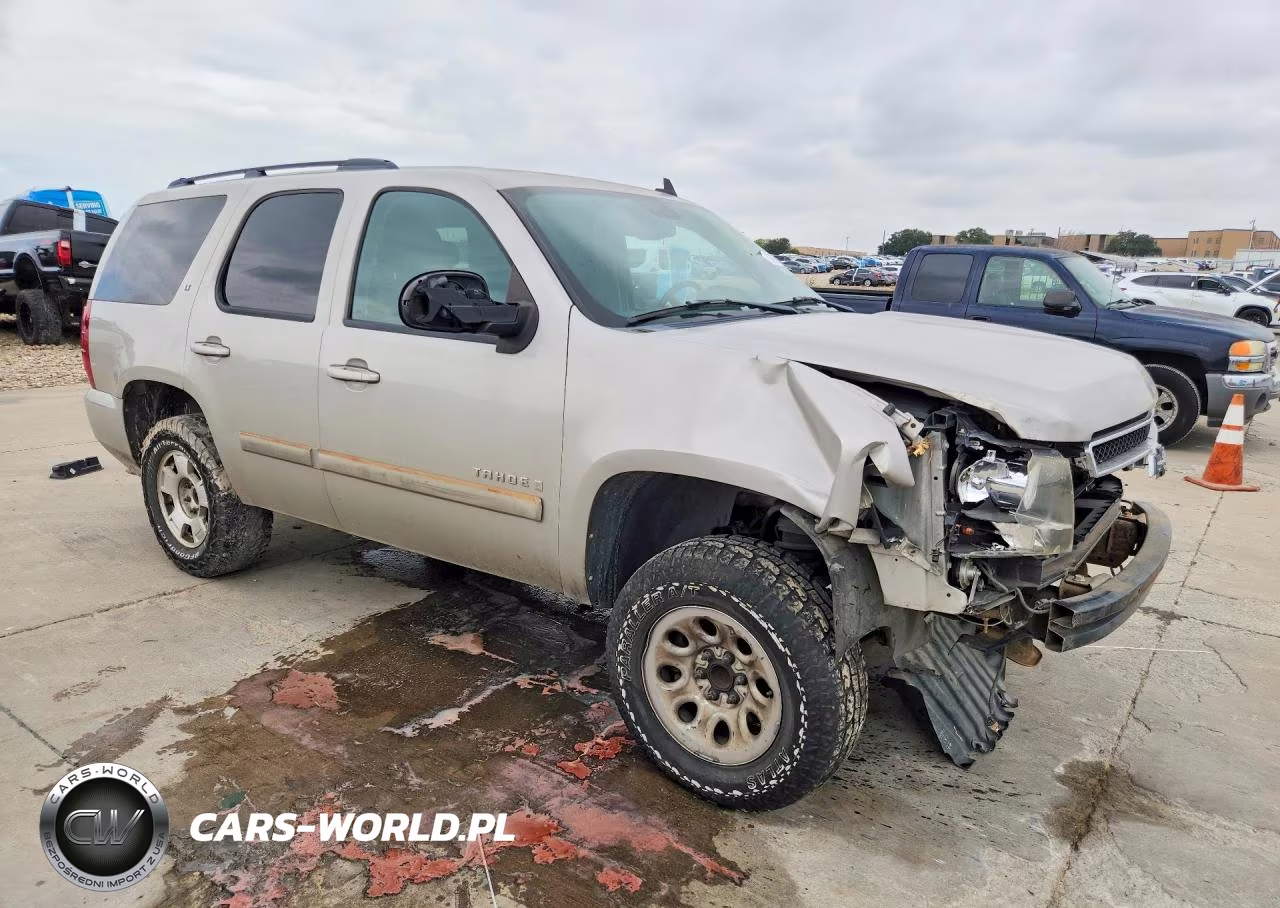 2008 Chevrolet Tahoe C1500 VIN:1GNFC13J18R140889 - 4