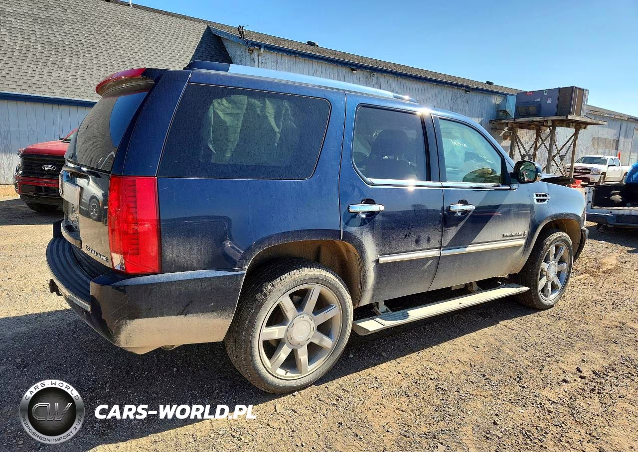 2008 Cadillac Escalade Luxury VIN:1GYFK63868R271896 - 3
