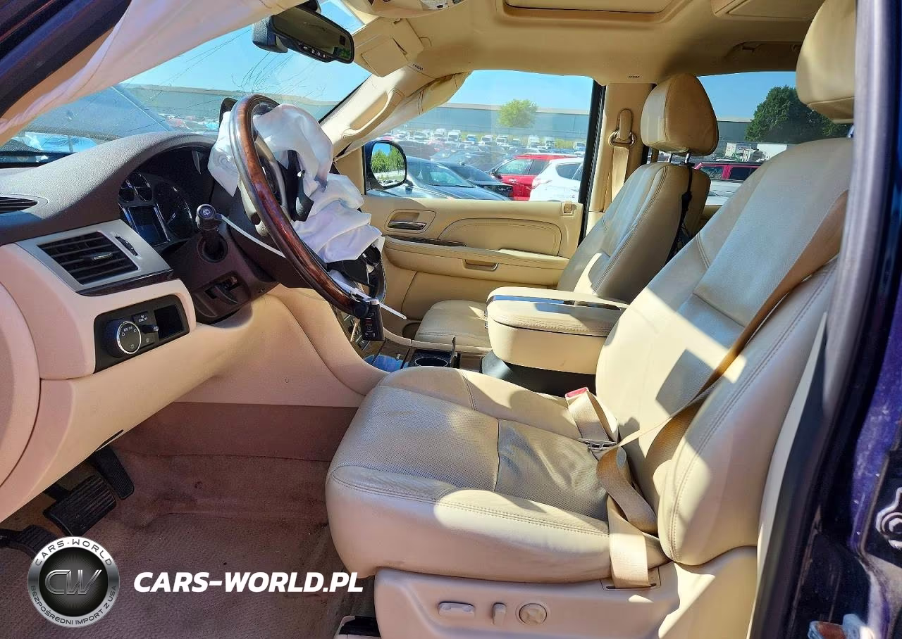 2008 Cadillac Escalade Luxury VIN:1GYFK63868R271896 - 7