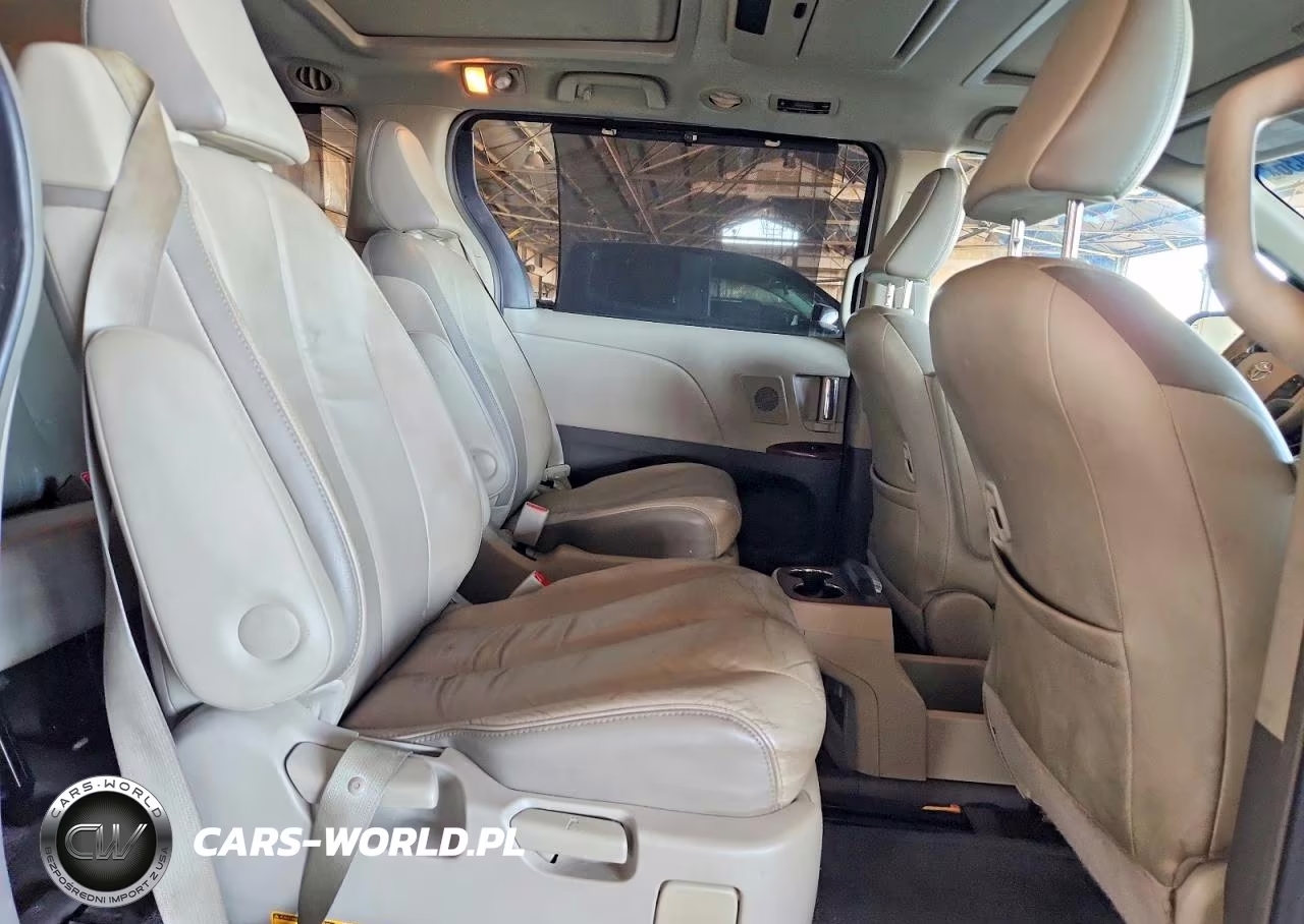 2014 Toyota Sienna Limited 7-Passenger VIN:5TDYK3DC1ES490682 - 11