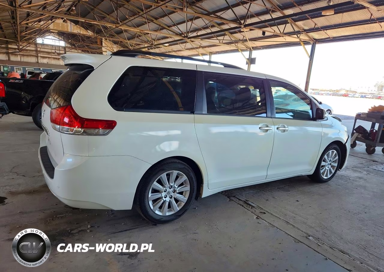 2014 Toyota Sienna Limited 7-Passenger VIN:5TDYK3DC1ES490682 - 3