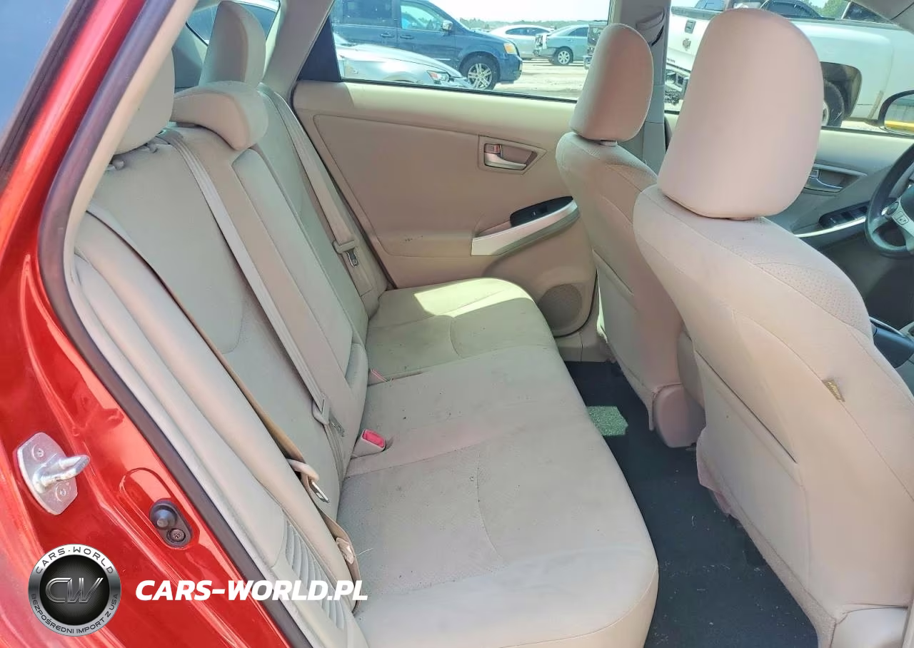 2015 Toyota Prius Two VIN:JTDKN3DU3F0402094 - 10