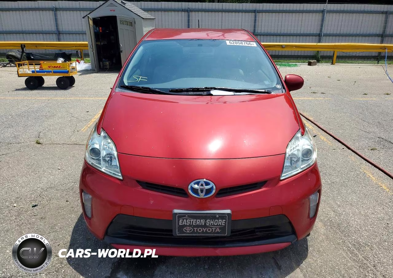 2015 Toyota Prius Two VIN:JTDKN3DU3F0402094 - 5
