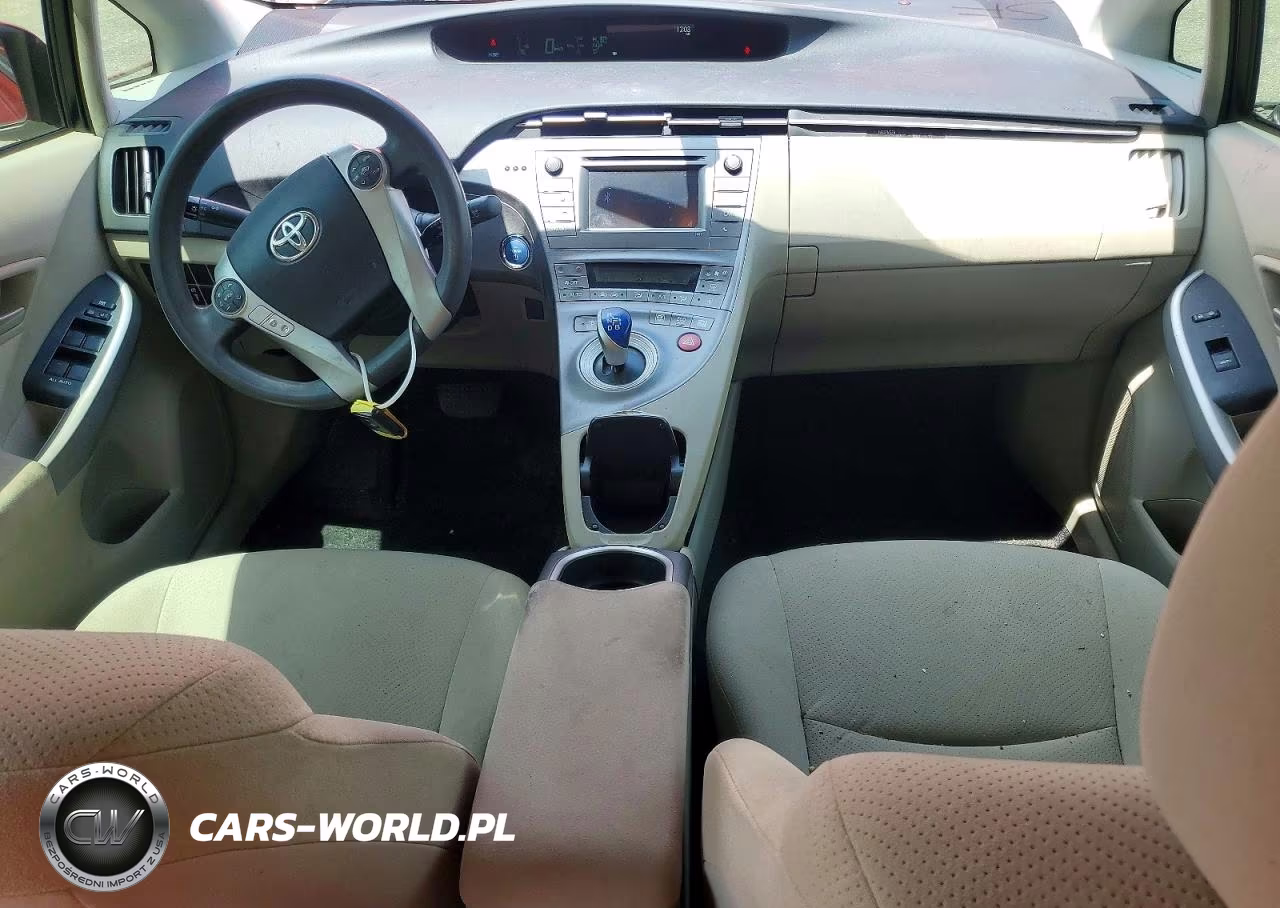 2015 Toyota Prius Two VIN:JTDKN3DU3F0402094 - 8