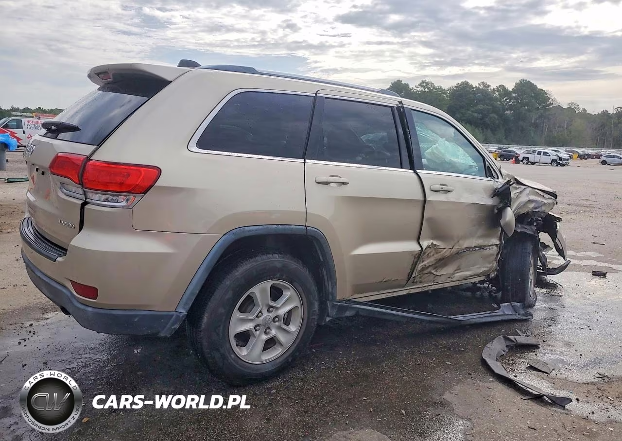 2015 Jeep Grand Cherokee Laredo VIN:1C4RJEAG1FC152700 - 3