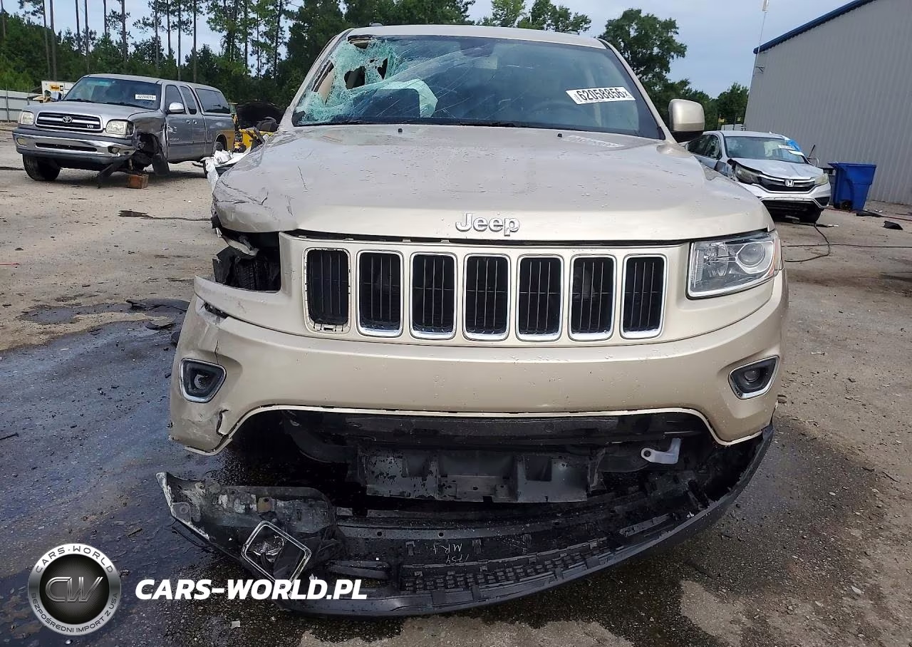 2015 Jeep Grand Cherokee Laredo VIN:1C4RJEAG1FC152700 - 5